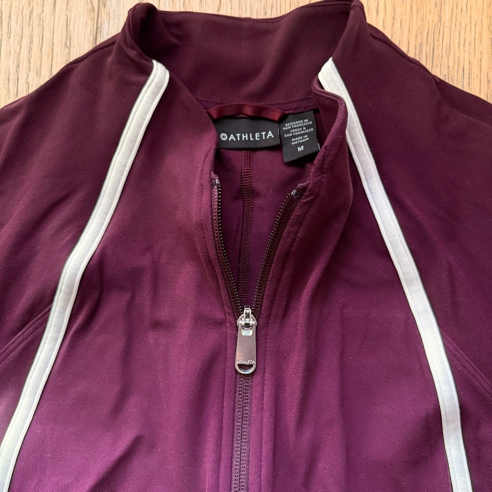 Athleta Yoga Jacket Burgundy NWT - Size M - Picture 6 of 9